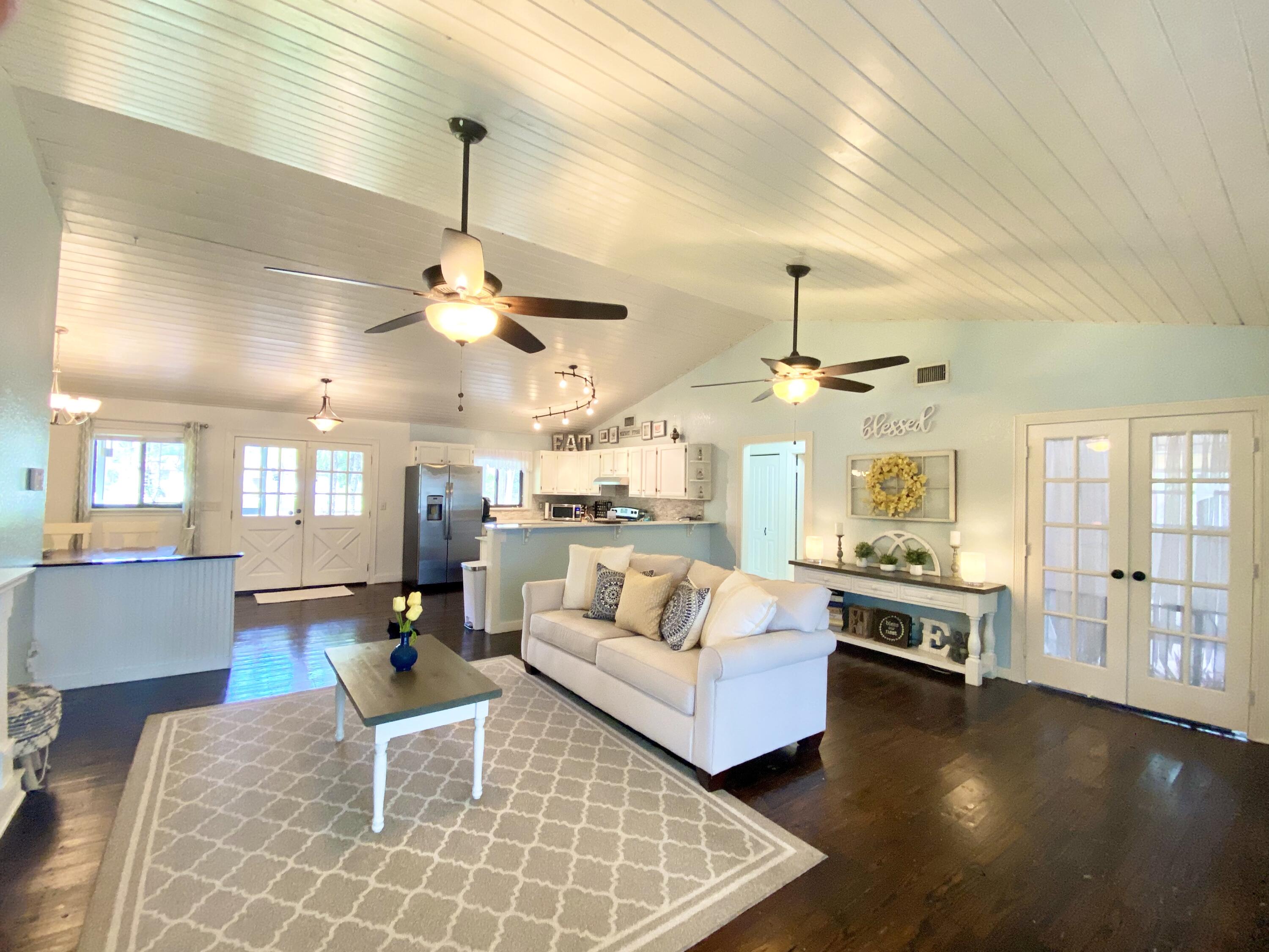 13130 85th Road North The Acreage, FL 33412 - Photo 10 of 34 957942DA-572D-4A92-B4C9-E795803A4EF3