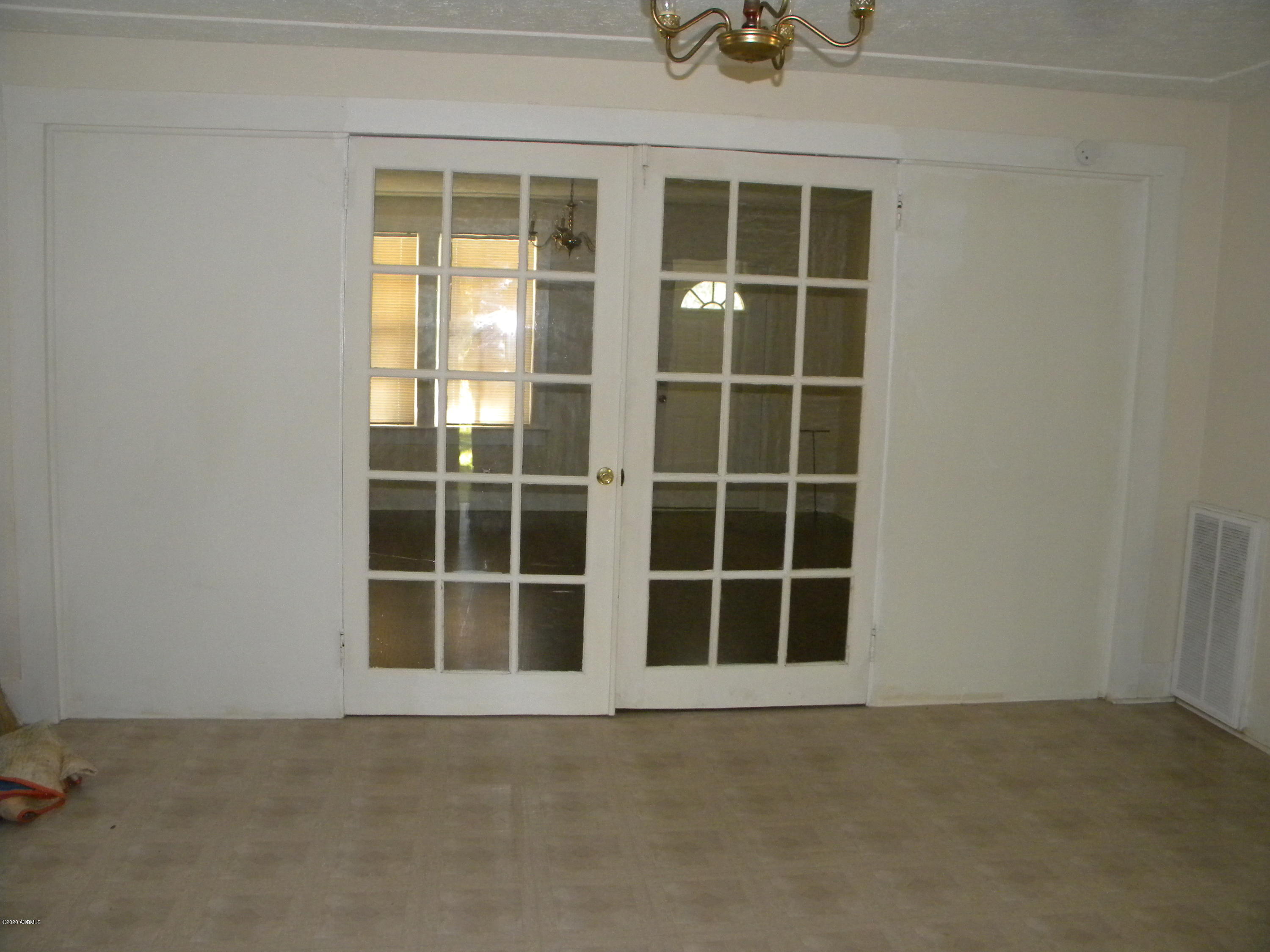 501 Adams Street Ridgeland, SC 29936 - Photo 11 of 21 DSCN6002
