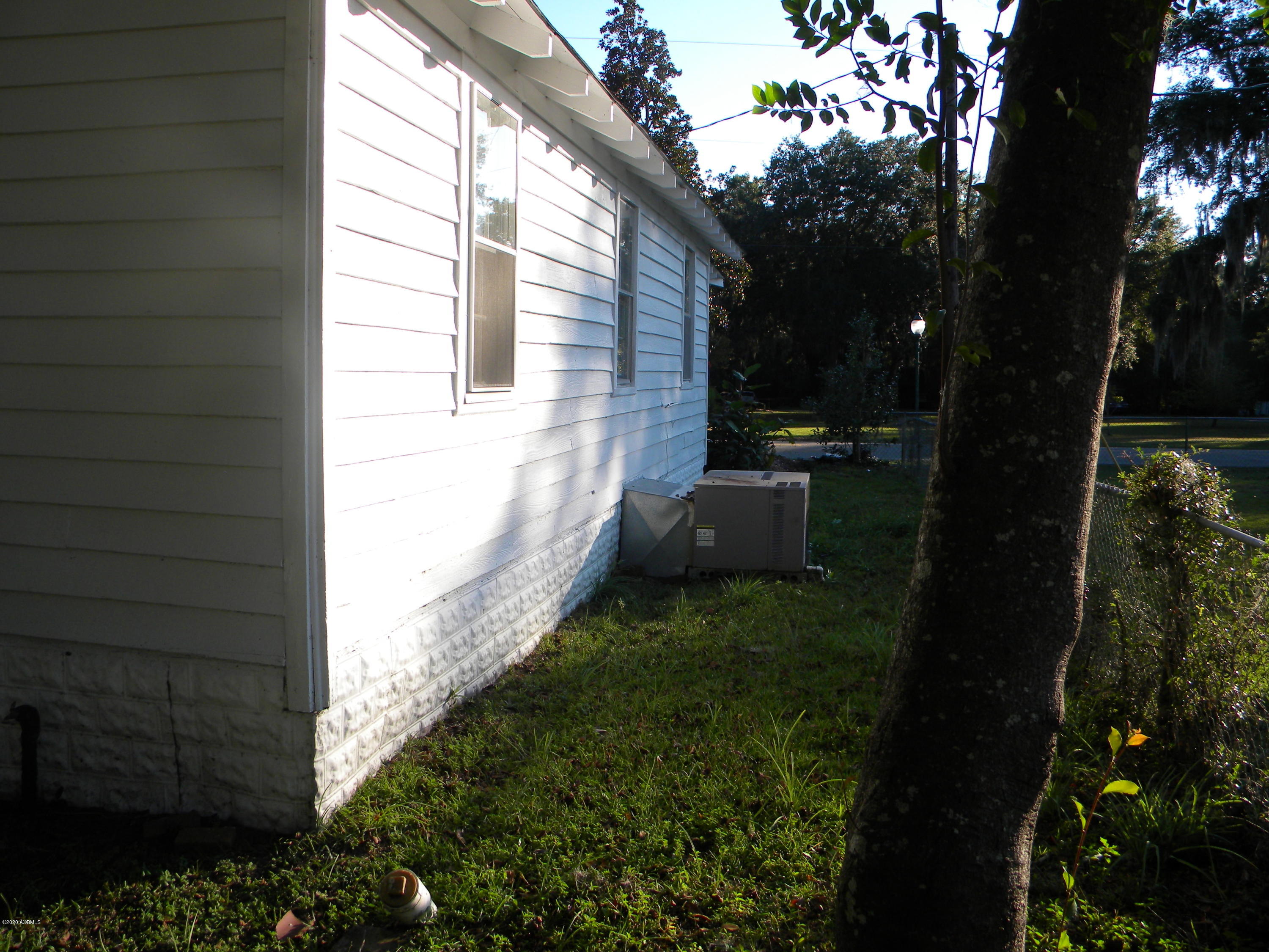 501 Adams Street Ridgeland, SC 29936 - Photo 4 of 21 DSCN6010