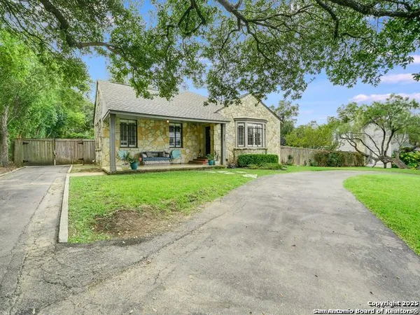 $4,500 | 310 Garraty Road, Terrell Hills, TX 78209