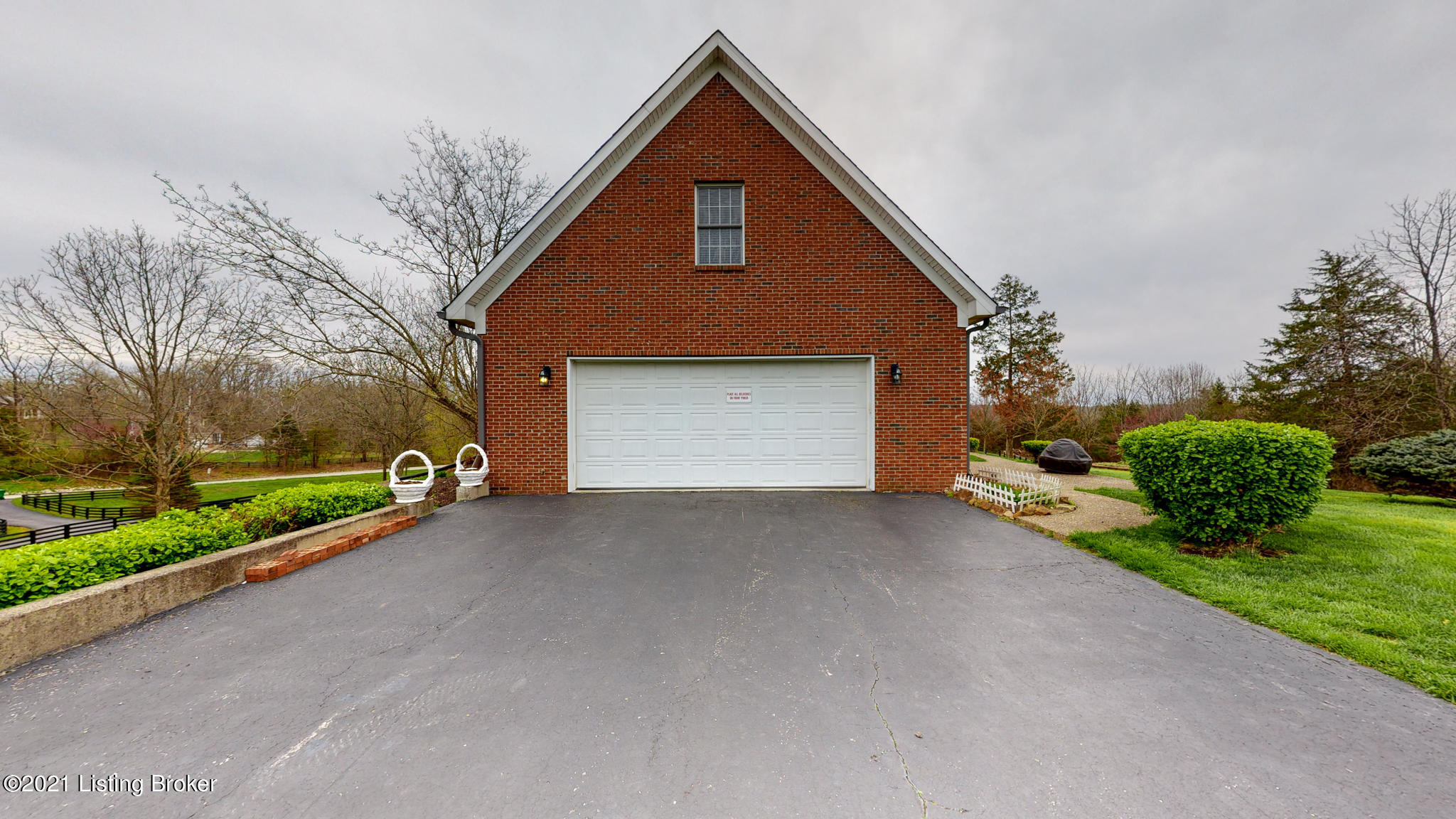 4814 Routt Road Louisville, KY 40299 - Photo 32 of 42 4814 Routt Rd Louisville KY 40299 (51 of