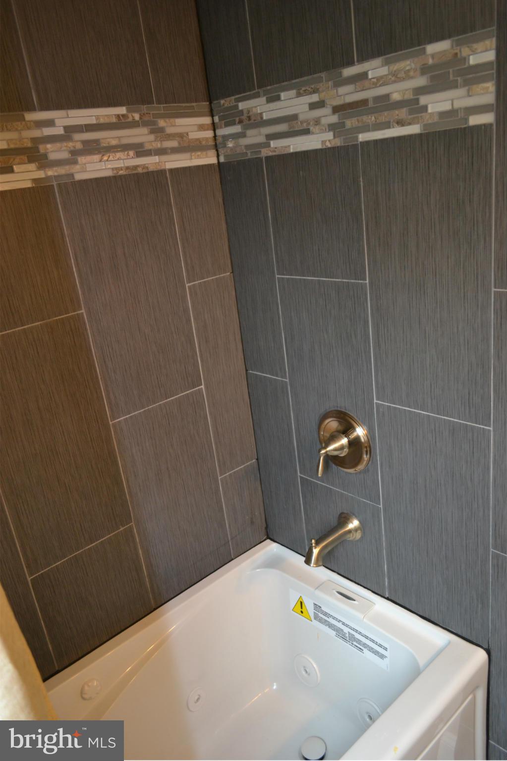 2450 West Cold Spring Lane Baltimore, MD 21215 - Photo 21 of 26 Bath