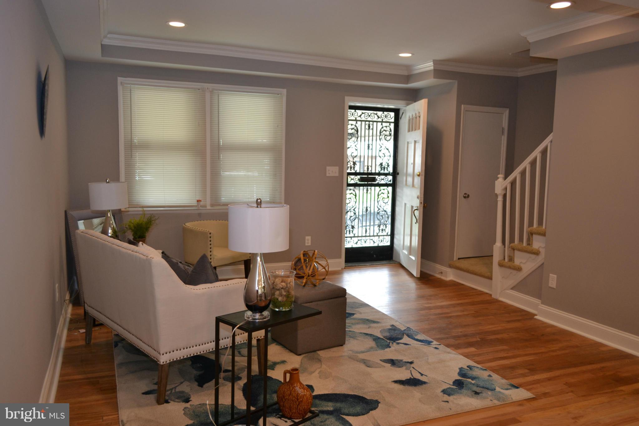 2450 West Cold Spring Lane Baltimore, MD 21215 - Photo 8 of 26 Living Room