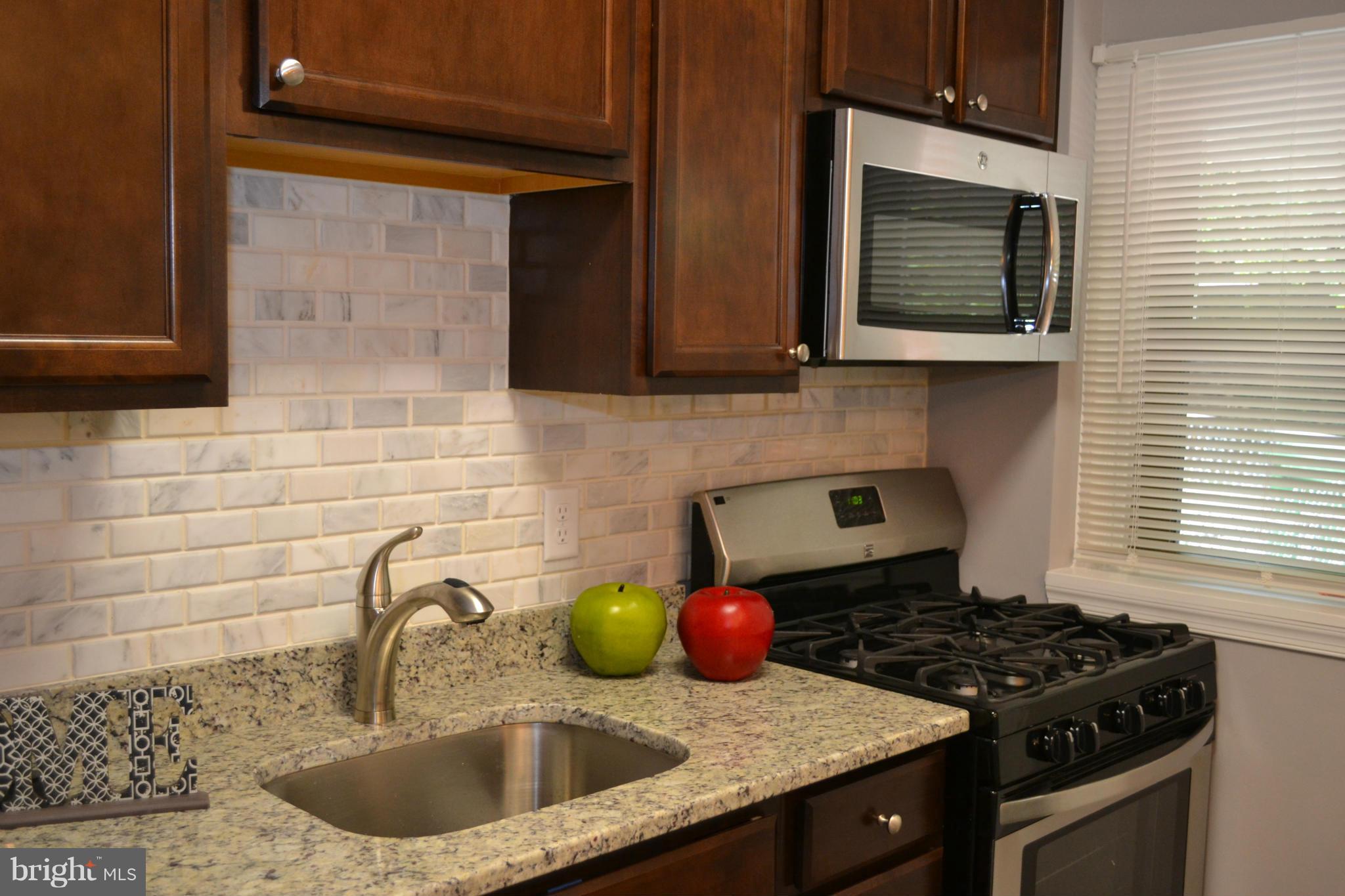 2450 West Cold Spring Lane Baltimore, MD 21215 - Photo 9 of 26 Kitchen