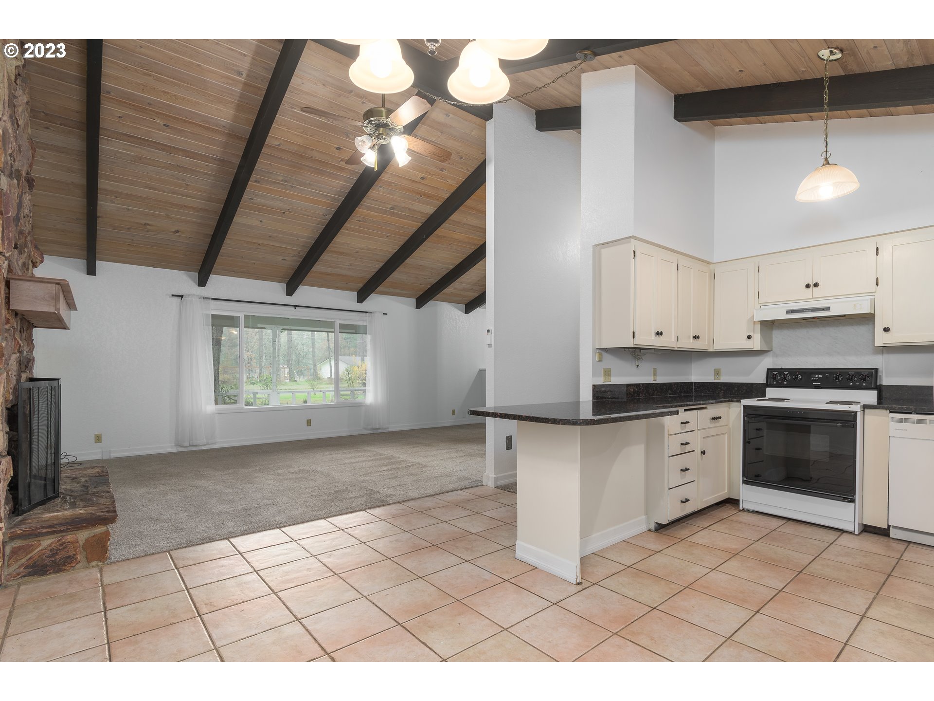 25455 Lamb Road Elmira, OR 97437 - Photo 12 of 47 Kitchen/Living Room
