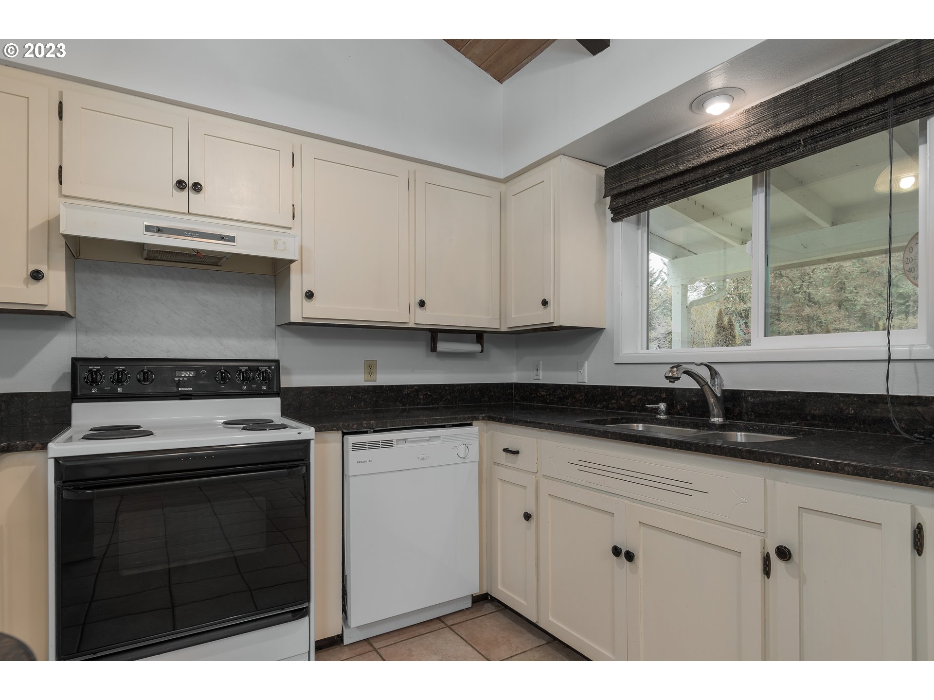 25455 Lamb Road Elmira, OR 97437 - Photo 14 of 47 Gallery Image 14