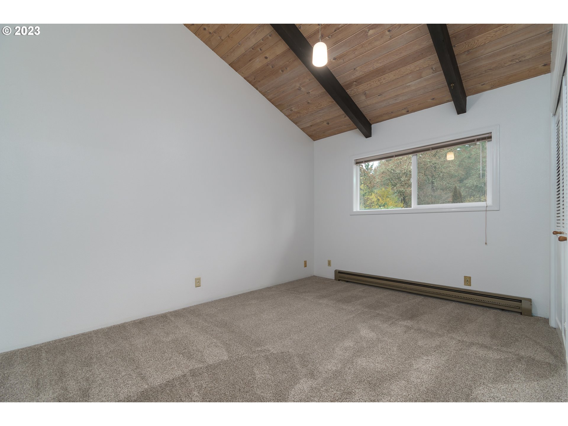 25455 Lamb Road Elmira, OR 97437 - Photo 21 of 47 Bedroom