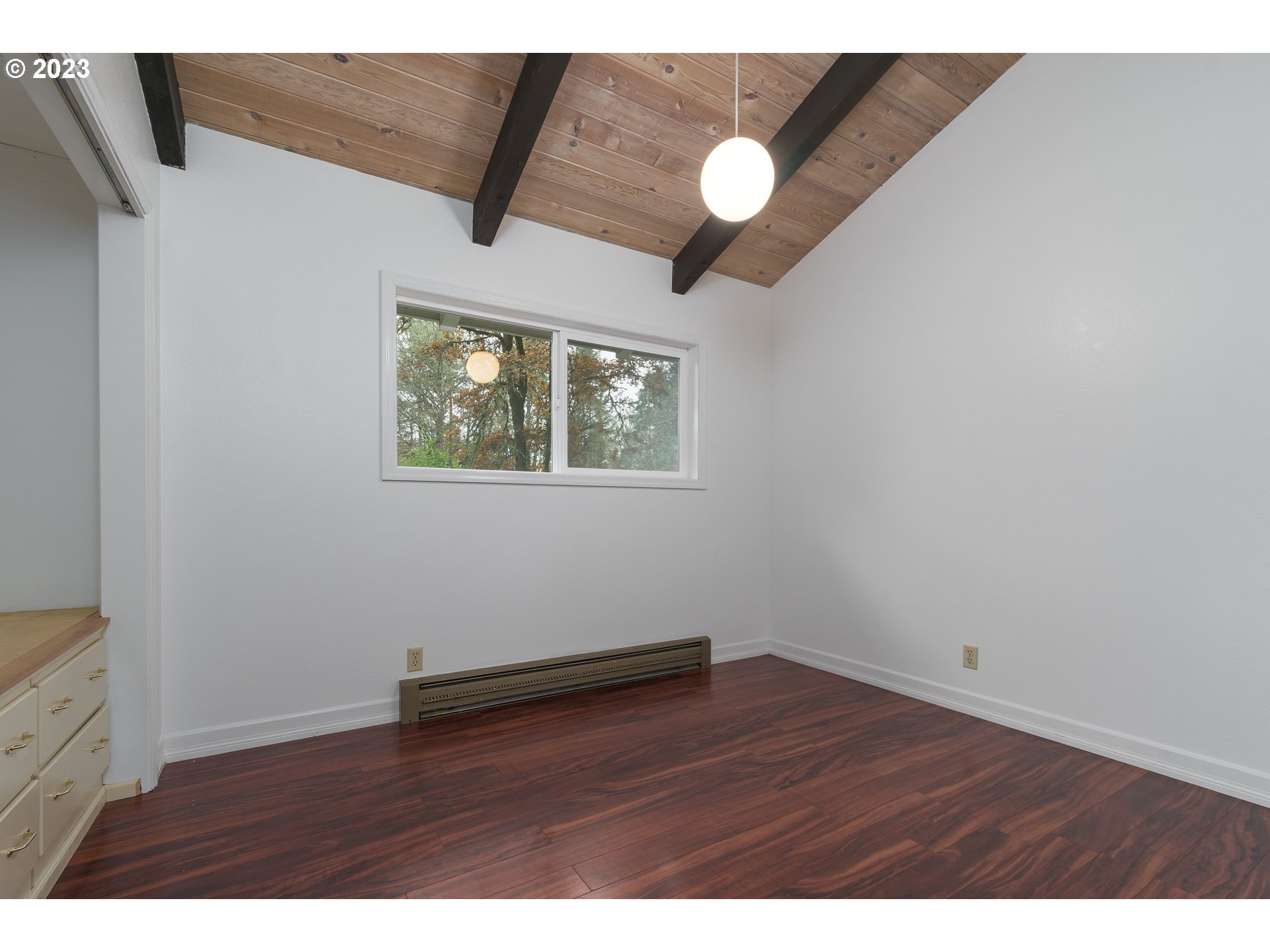 25455 Lamb Road Elmira, OR 97437 - Photo 23 of 47 Bedroom