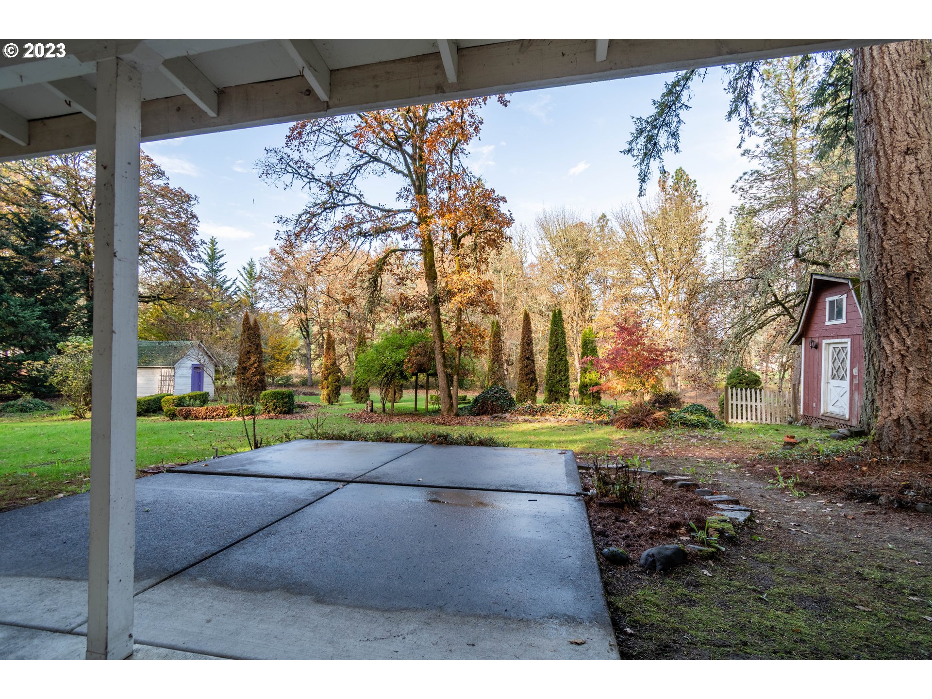 25455 Lamb Road Elmira, OR 97437 - Photo 28 of 47 Patio