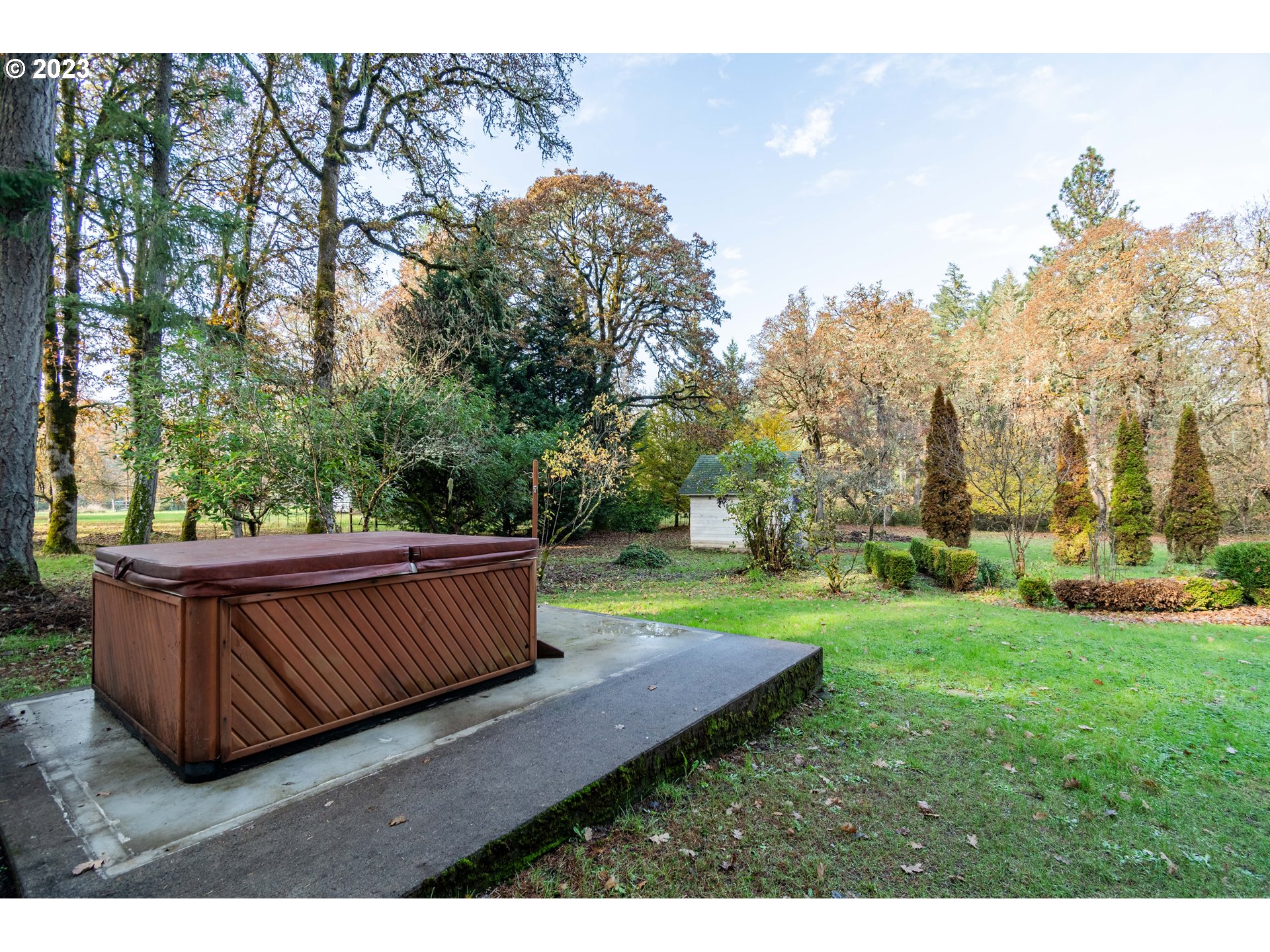 25455 Lamb Road Elmira, OR 97437 - Photo 30 of 47 Hot Tub