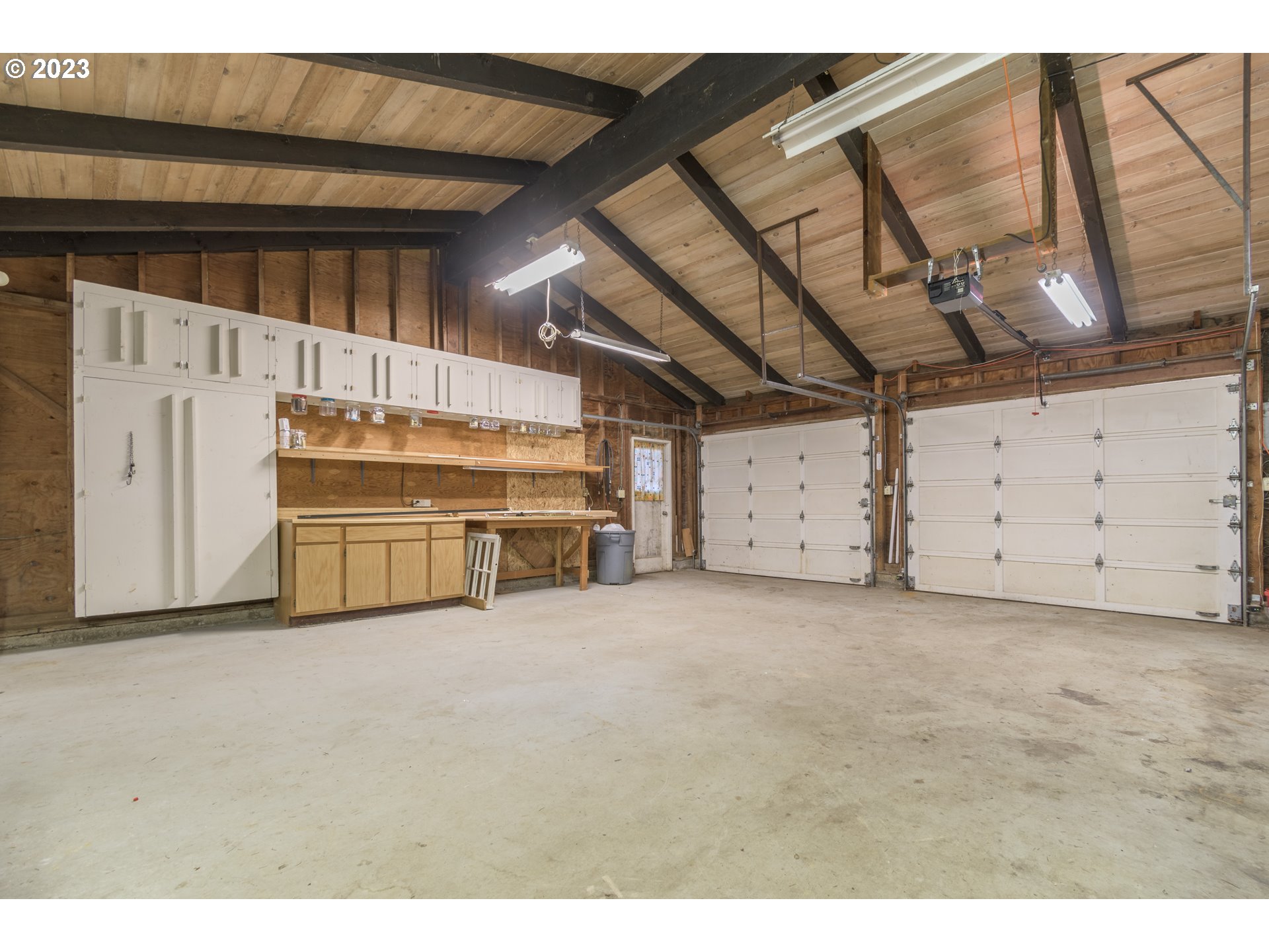 25455 Lamb Road Elmira, OR 97437 - Photo 35 of 47 Garage