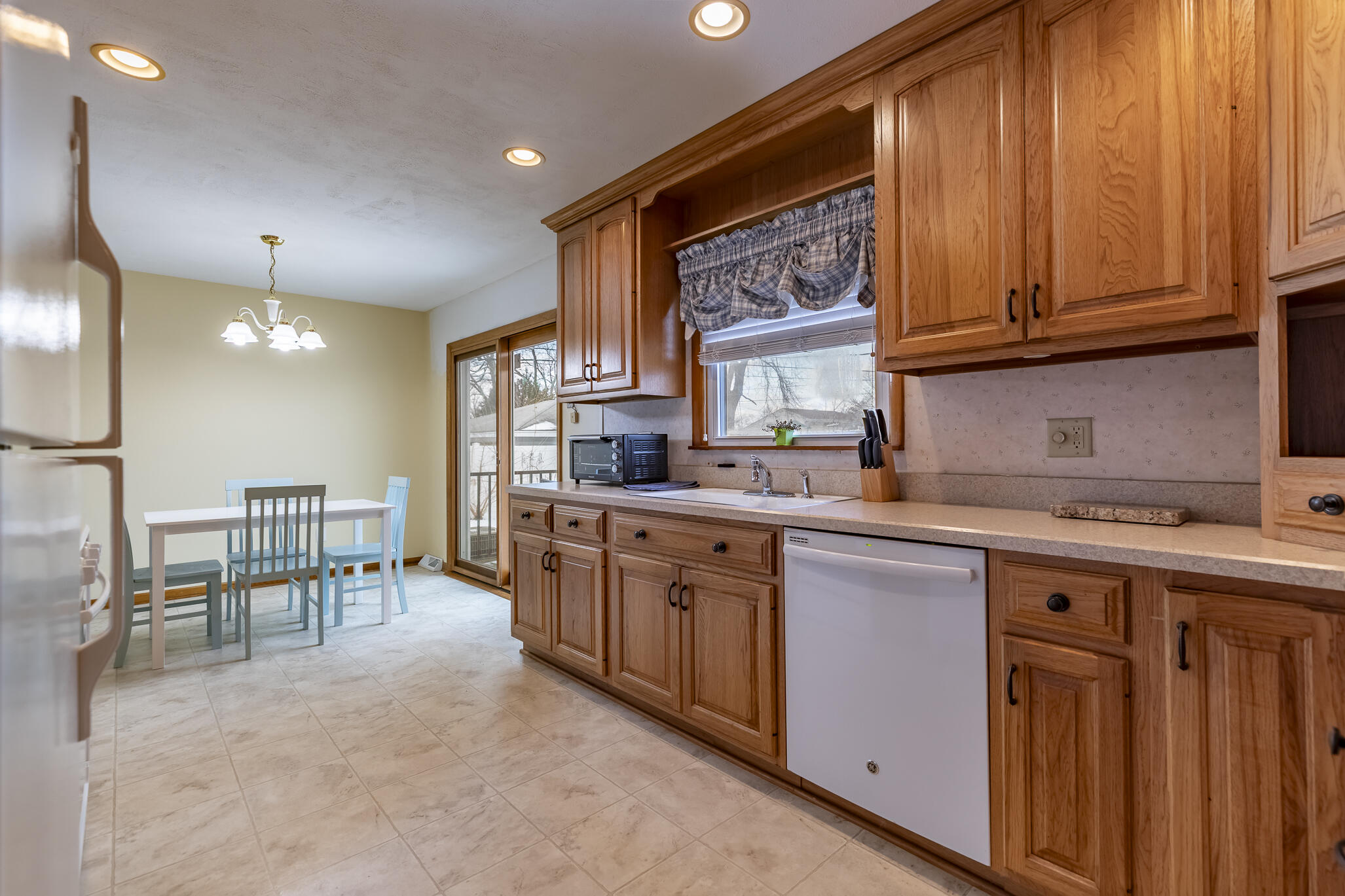 3543 44th Street Highland, IN 46322 - Photo 3 of 30 2054x1369