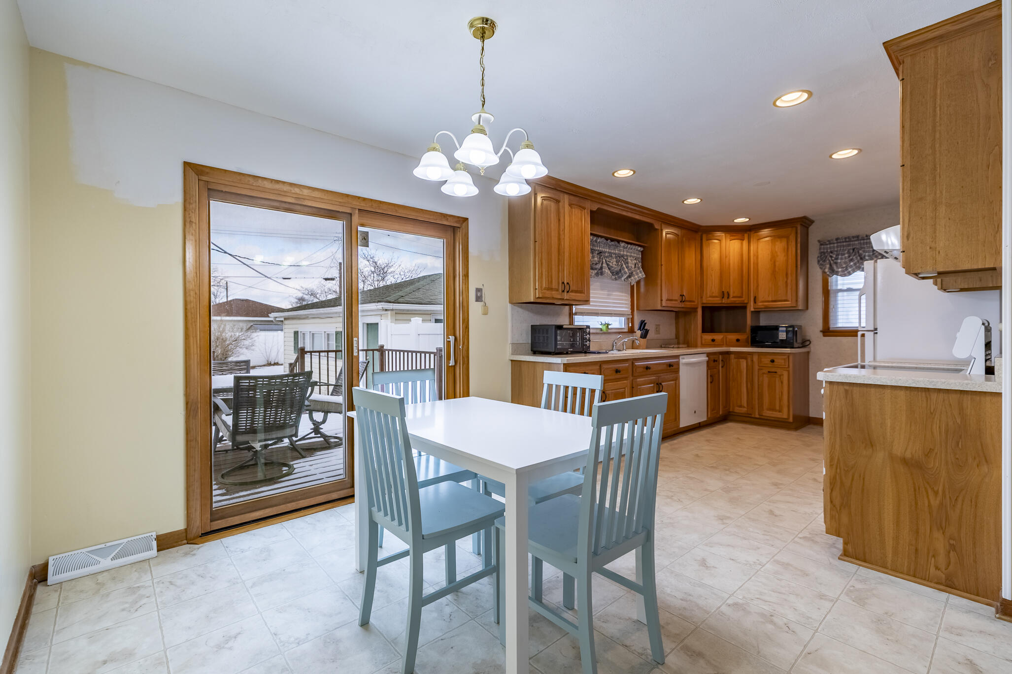 3543 44th Street Highland, IN 46322 - Photo 5 of 30 2054x1369