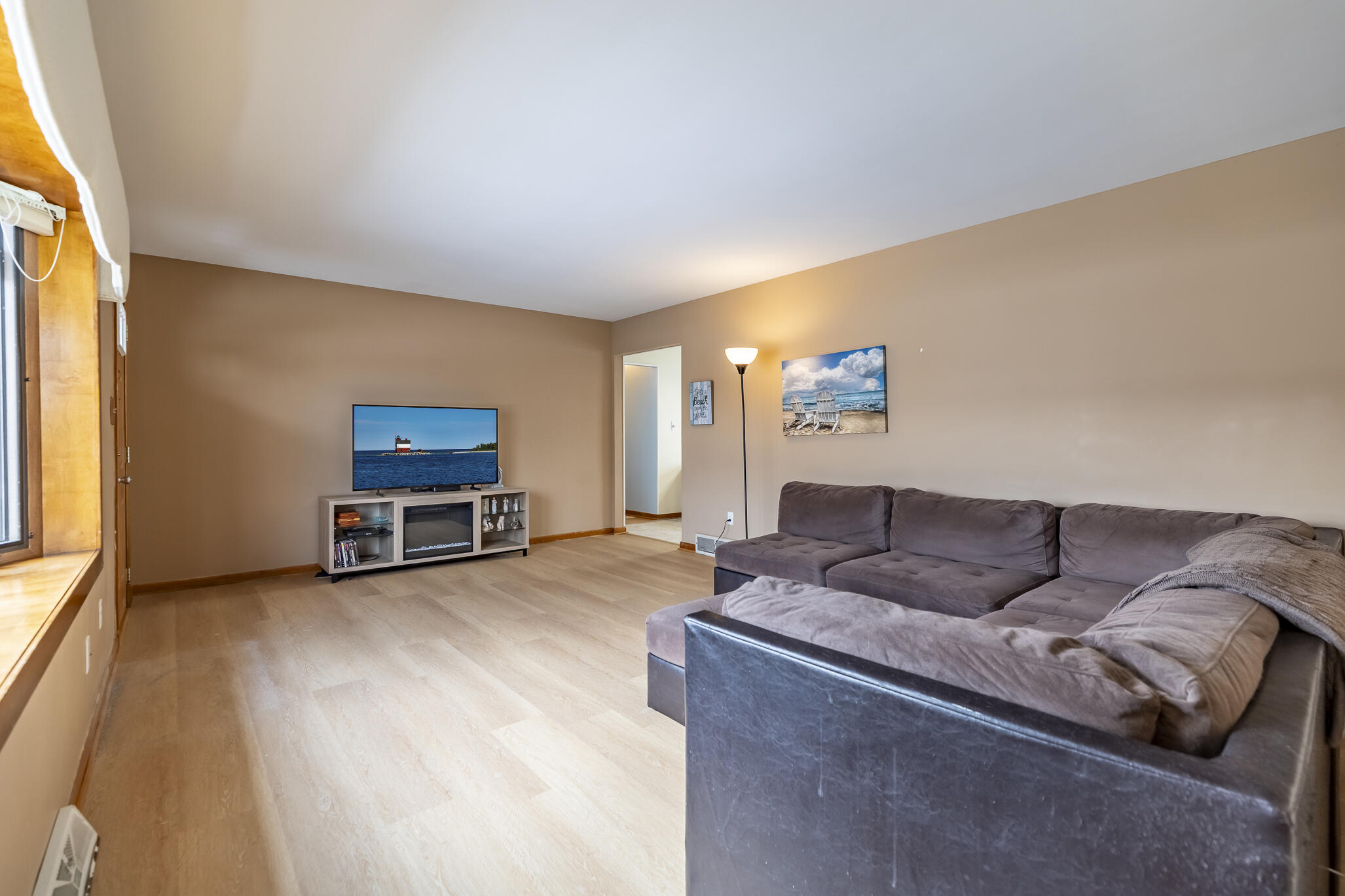 3543 44th Street Highland, IN 46322 - Photo 10 of 30 2054x1369