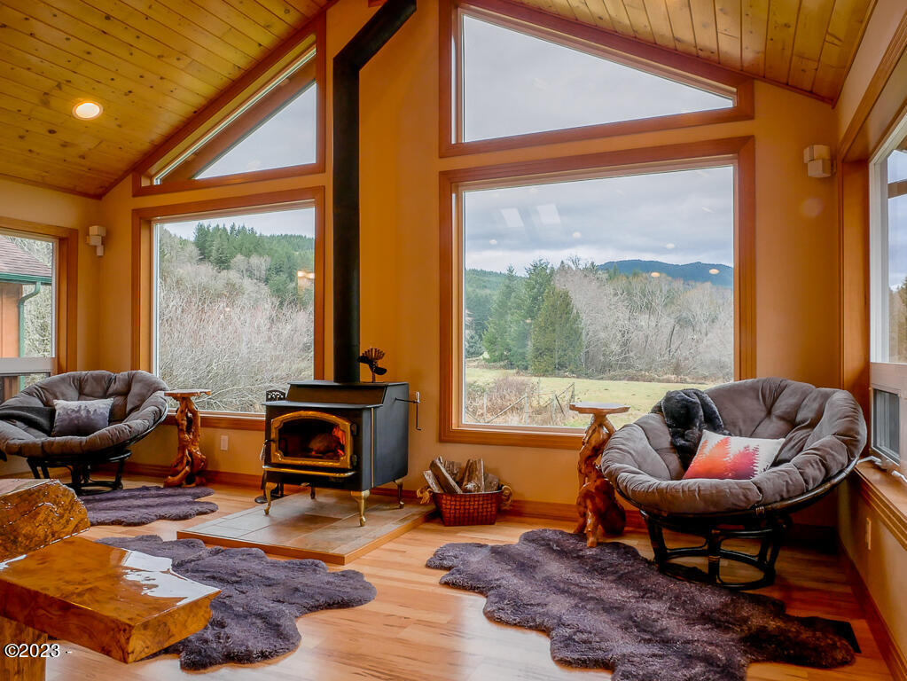 12319 Logsden Road Blodgett, OR 97326 - Photo 16 of 78 Living Room