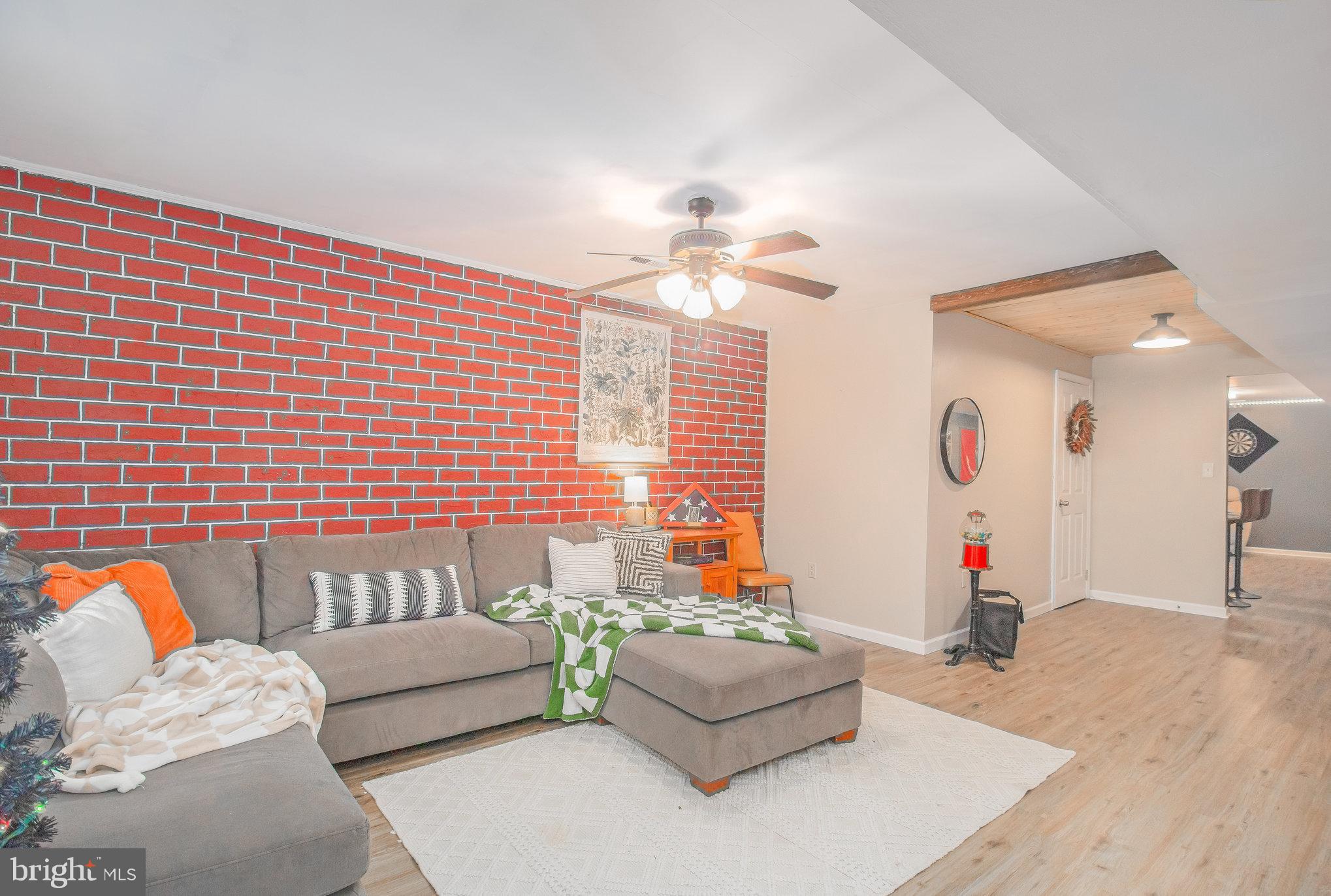 6811 Redground Road Fredericksburg, VA 22407 - Photo 28 of 37 FamilyRoom w/Shiplap Ceiling&2Ceiling Fans w/Light