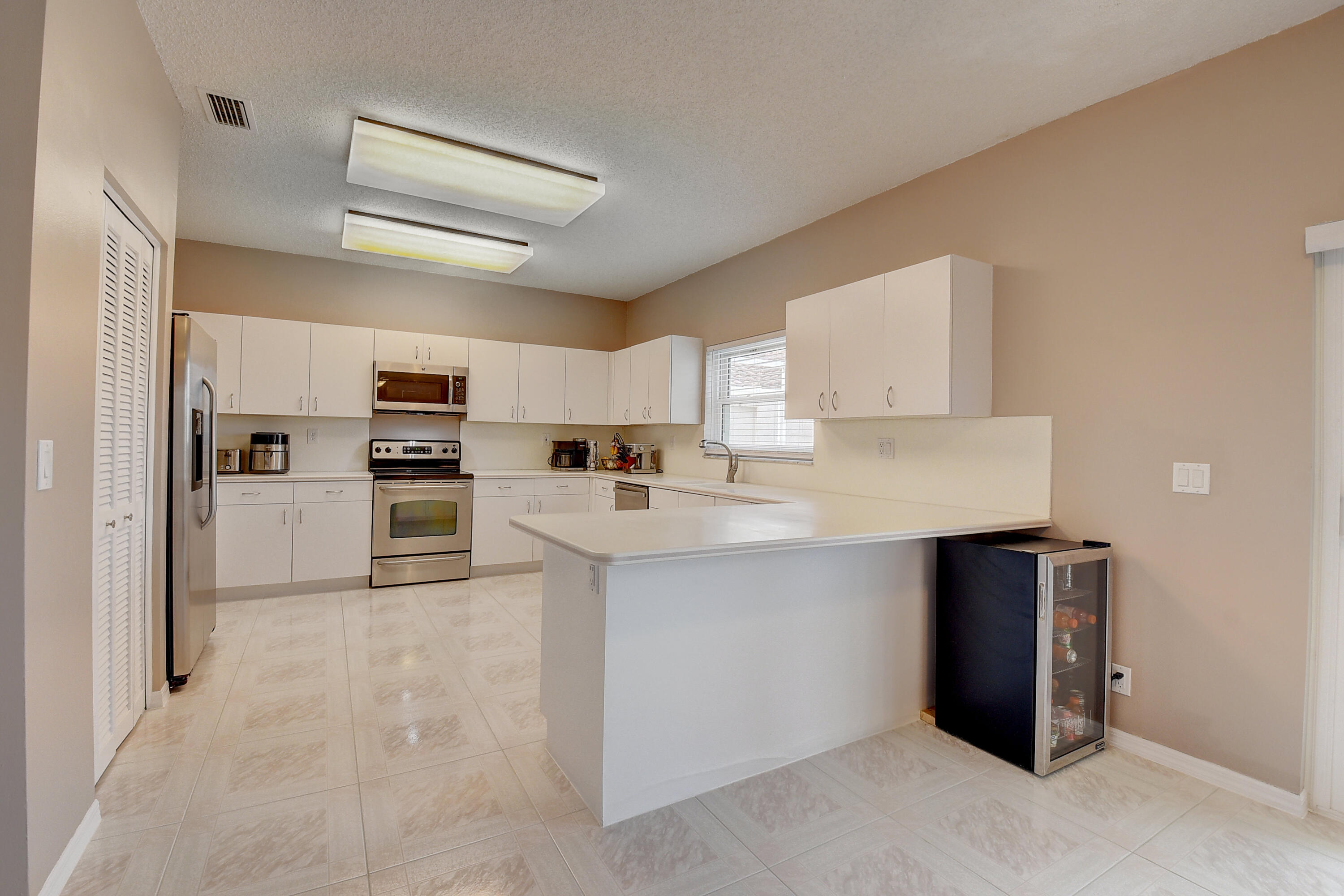 21360 Millbrook Court Boca Raton, FL 33498 - Photo 16 of 47 Oversized Kitchen