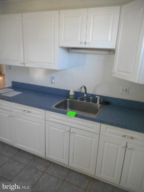 8230 Watersedge Road Dundalk, MD 21222 - Photo 7 of 26 Kitchen