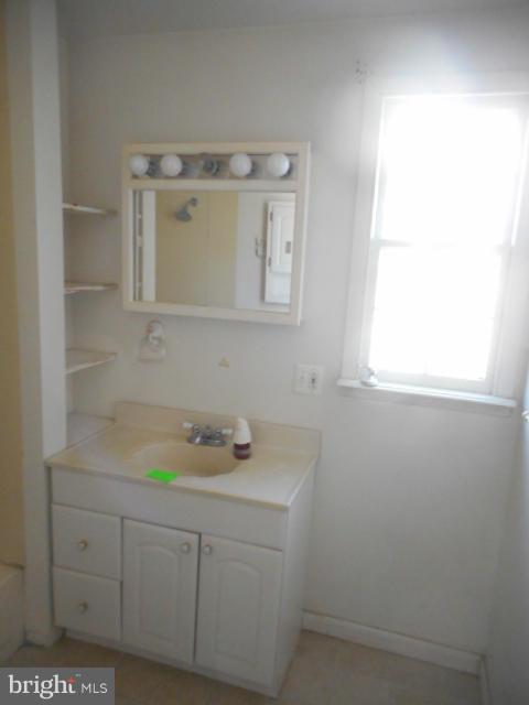 8230 Watersedge Road Dundalk, MD 21222 - Photo 10 of 26 Bath