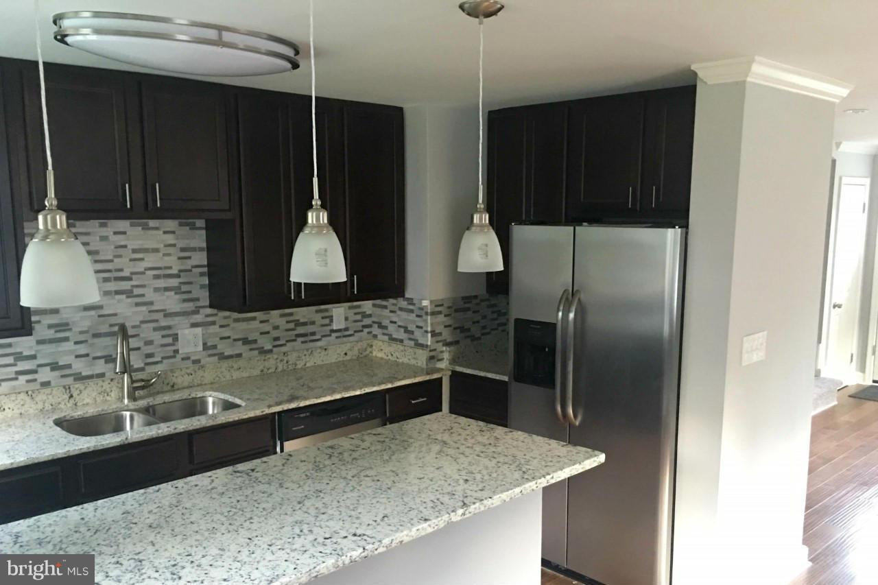 778 Charing Cross Road Baltimore, MD 21229 - Photo 11 of 25 Kitchen