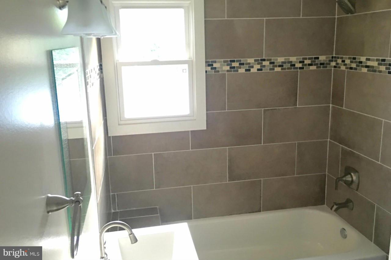 778 Charing Cross Road Baltimore, MD 21229 - Photo 17 of 25 Bath (Master)
