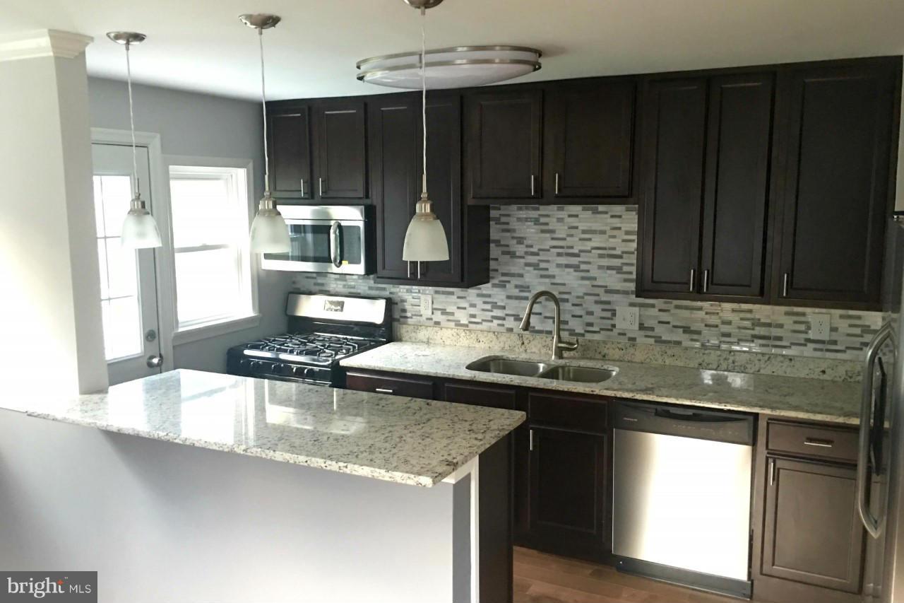 778 Charing Cross Road Baltimore, MD 21229 - Photo 8 of 25 Kitchen