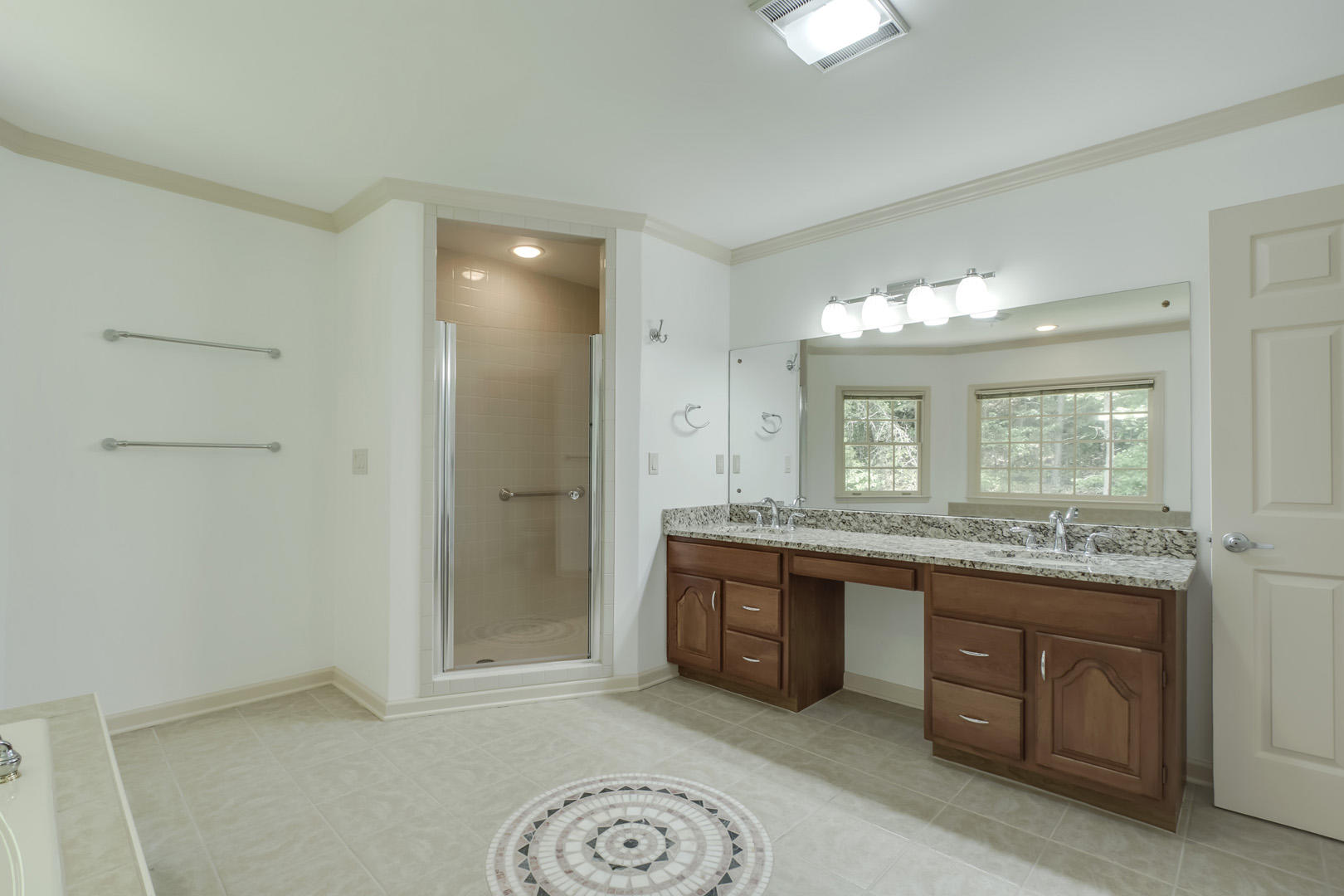 109 Amanda Place Oak Ridge, TN 37830 - Photo 26 of 38 26_AmandaPlace_109_MasterBath02