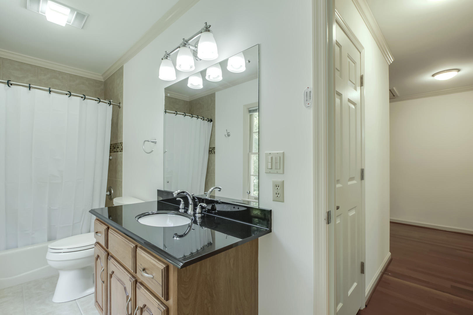 109 Amanda Place Oak Ridge, TN 37830 - Photo 29 of 38 29_AmandaPlace_109_GuestBath2