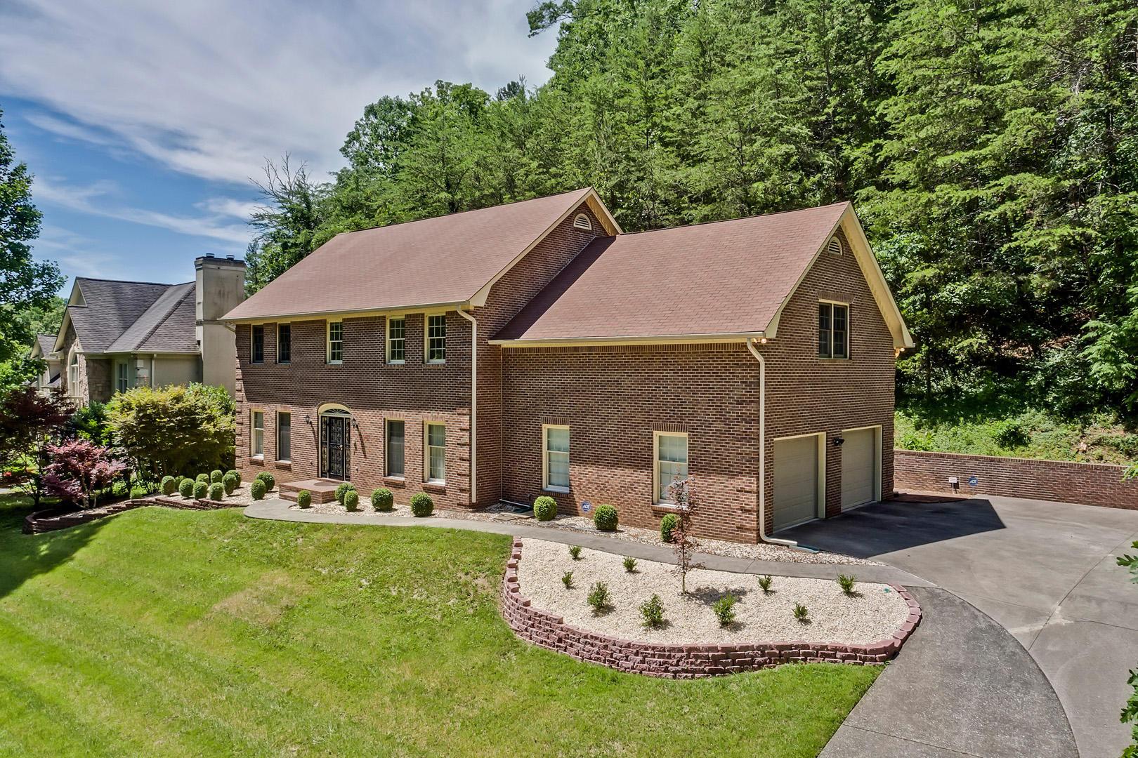 109 Amanda Place Oak Ridge, TN 37830 - Photo 36 of 38 36_AmandaPlace_109_GaragedSide