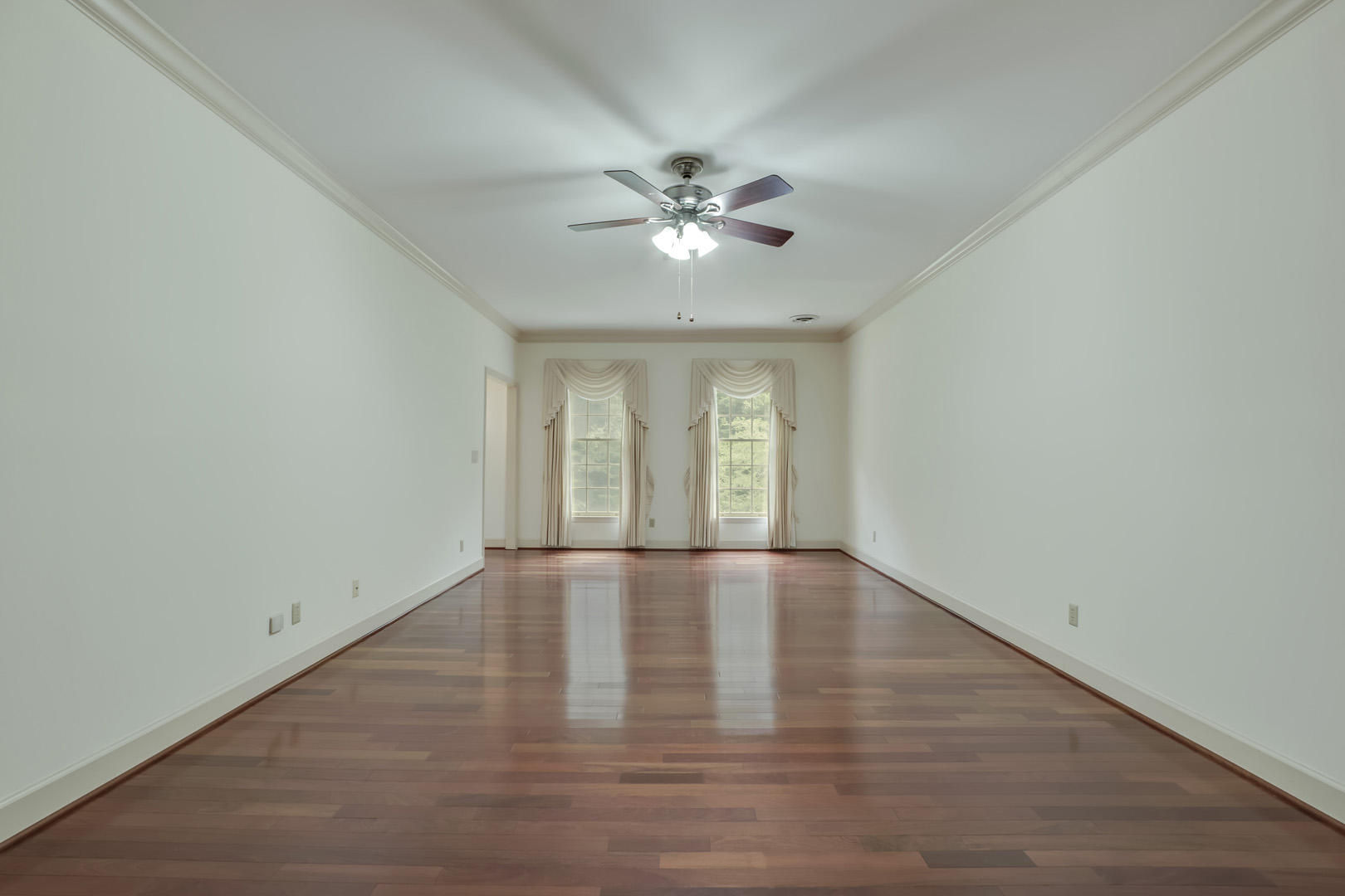 109 Amanda Place Oak Ridge, TN 37830 - Photo 5 of 38 05_AmandaPlace_109_Living02