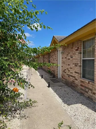 $850 | 3703 Zelma Street, Unit 2, Edinburg, TX 78541