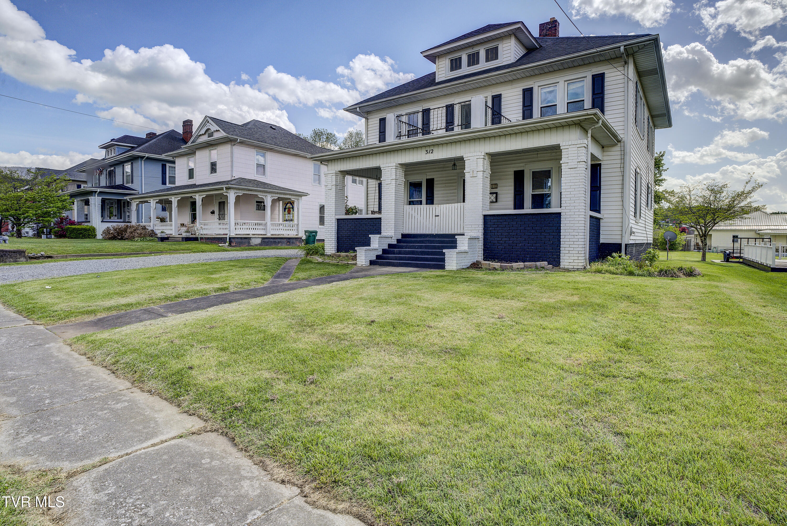 312 Love Street Erwin, TN 37650 - Photo 2 of 50 Love-47