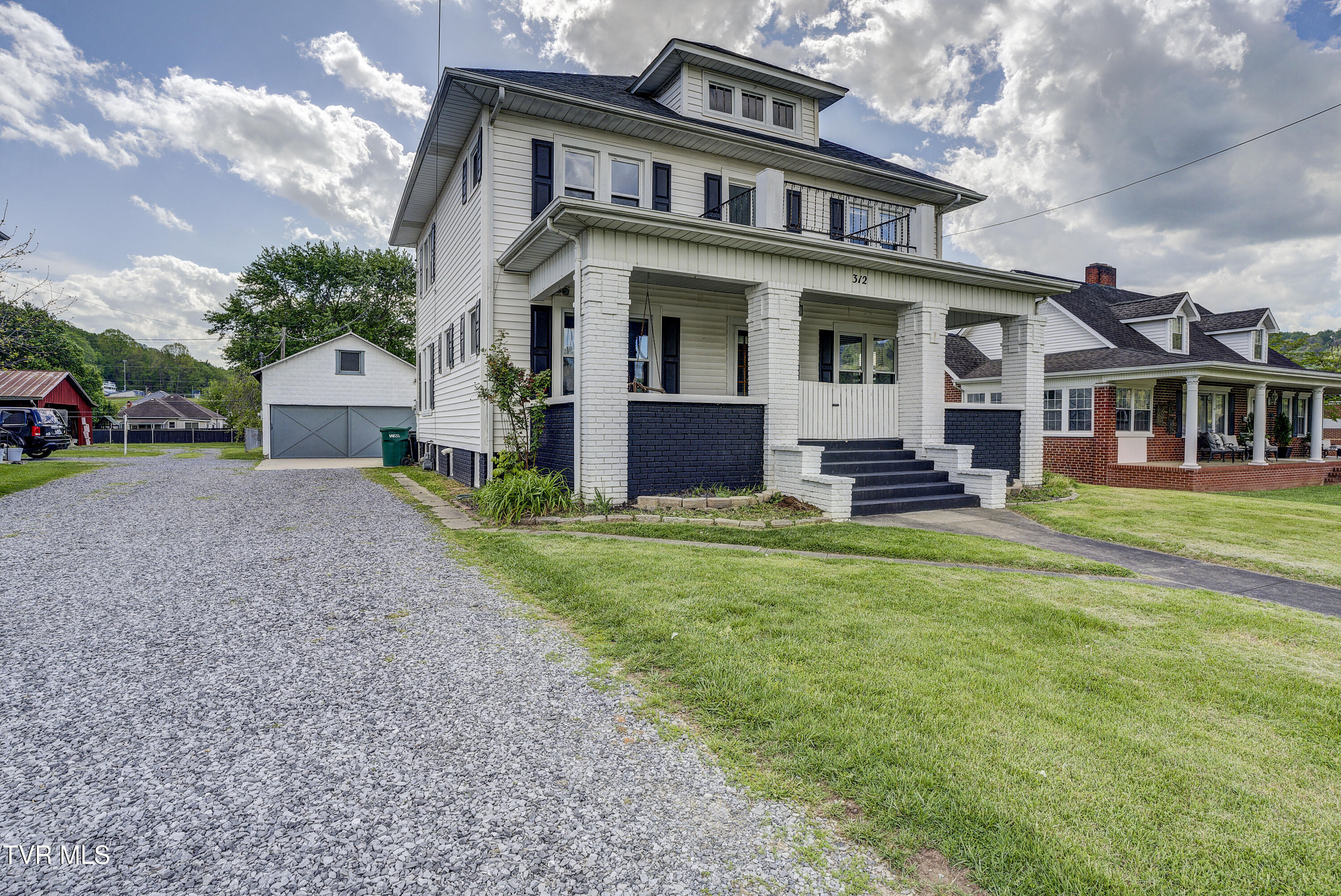 312 Love Street Erwin, TN 37650 - Photo 3 of 50 Love-45