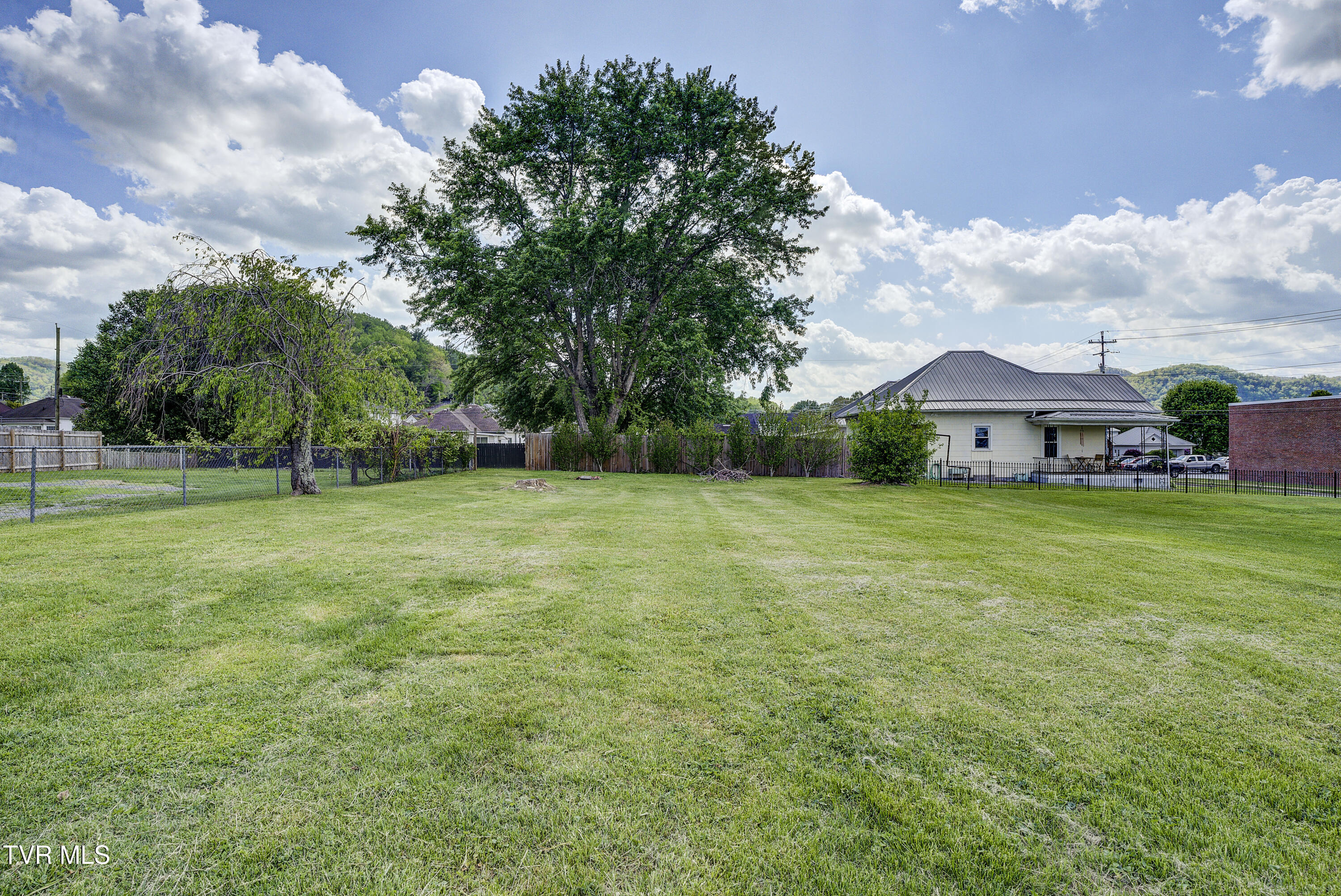 312 Love Street Erwin, TN 37650 - Photo 44 of 50 Love-39