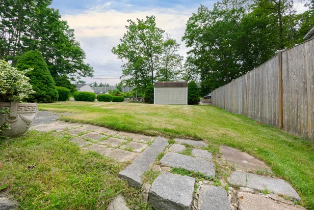 $764,995 | 108 South Shore Road, Windham, NH 03087