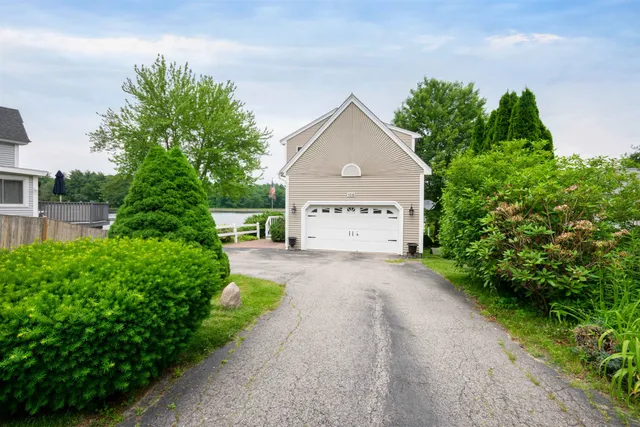 $764,995 | 108 South Shore Road, Windham, NH 03087