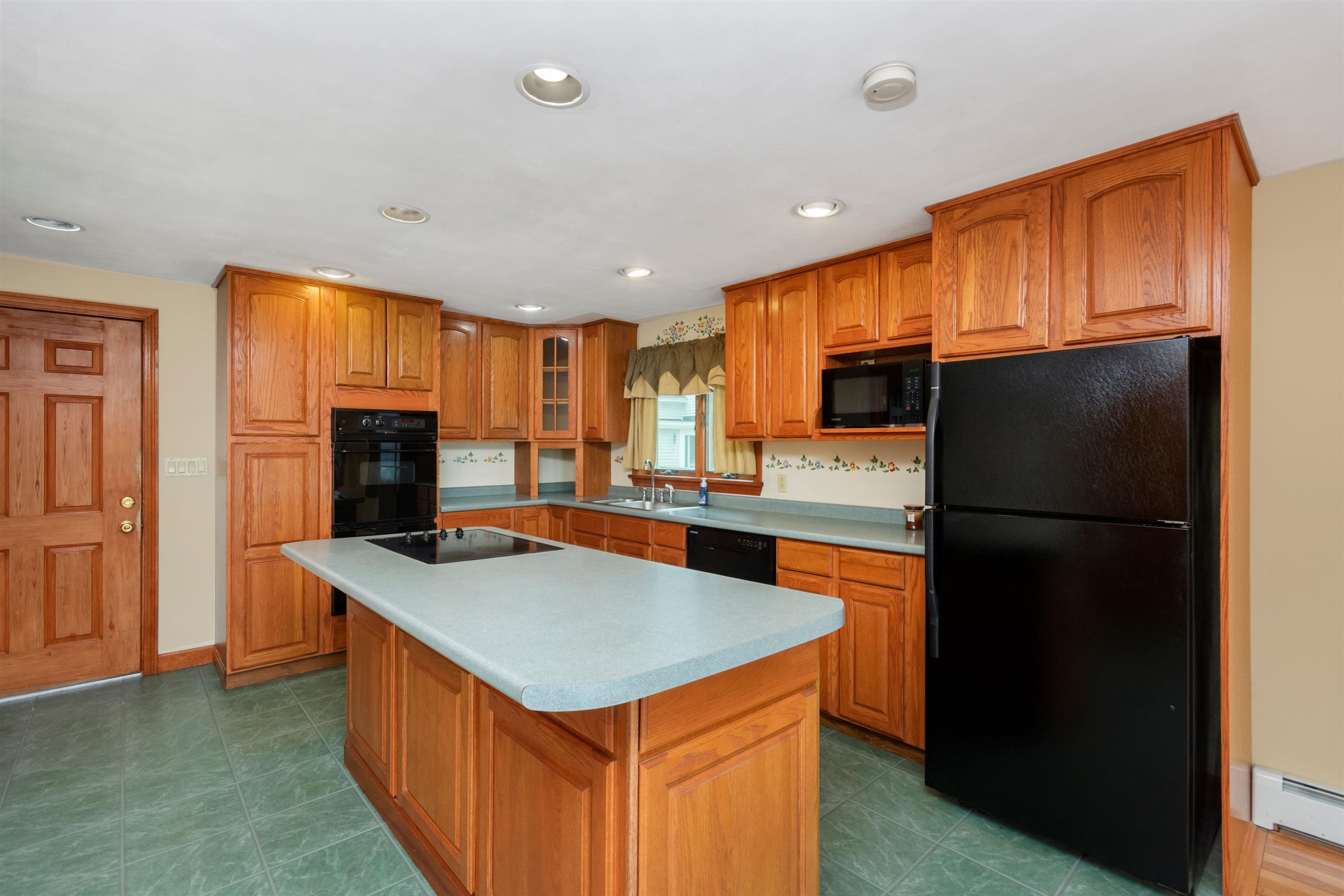 108 South Shore Road Windham, NH 03087 - Photo 26 of 47