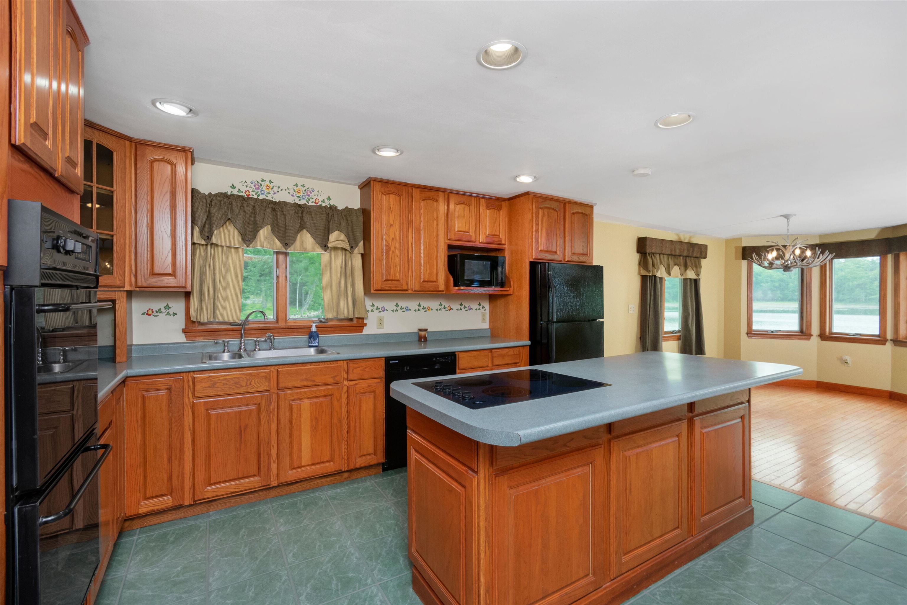 108 South Shore Road Windham, NH 03087 - Photo 27 of 47