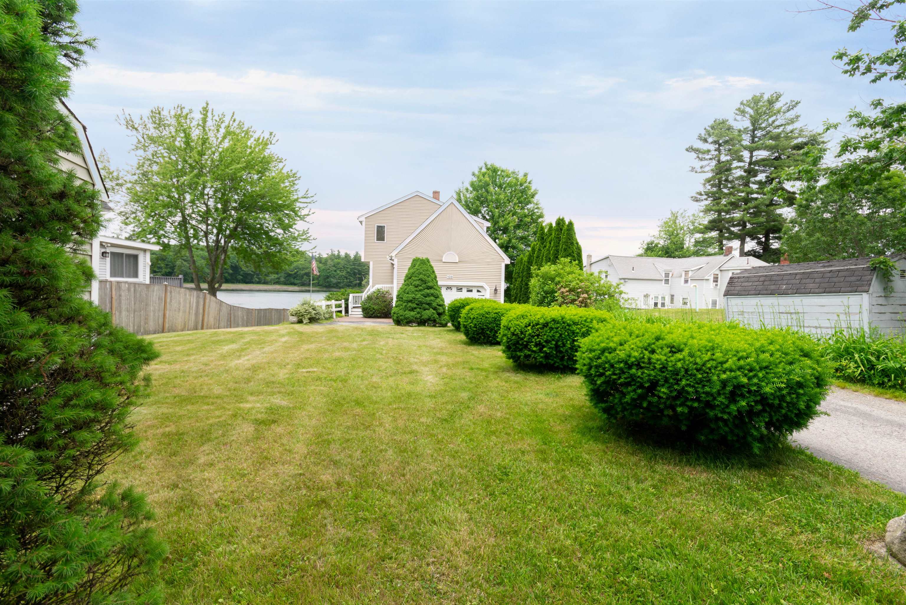 108 South Shore Road Windham, NH 03087 - Photo 3 of 47