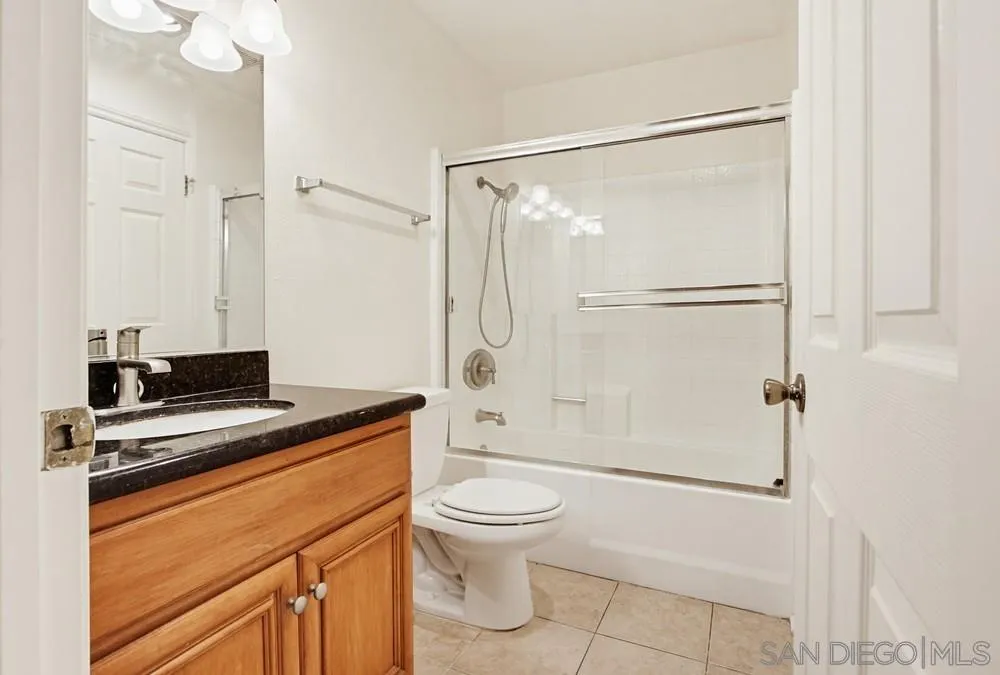 9939 Erma Road, Unit 103 San Diego, CA 92131 - Photo 32 of 40