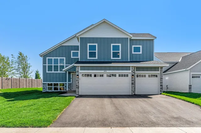 $434,900 | 812 Fox River Road, Somerset, WI 54025