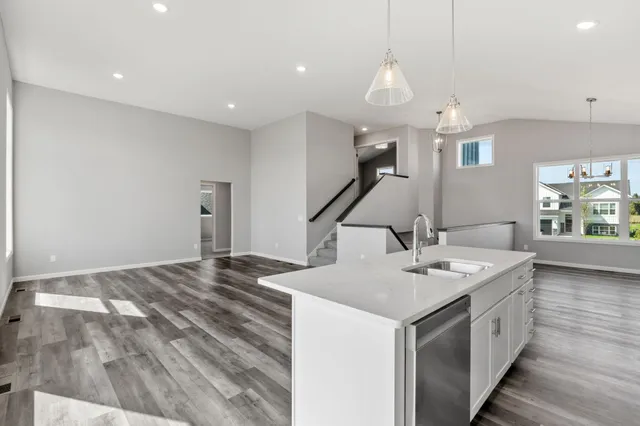 $424,900 | 812 Fox River Road, Somerset, WI 54025