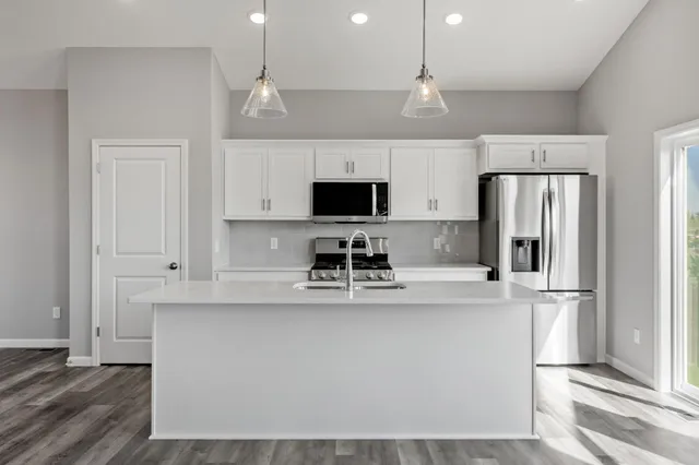 $424,900 | 812 Fox River Road, Somerset, WI 54025