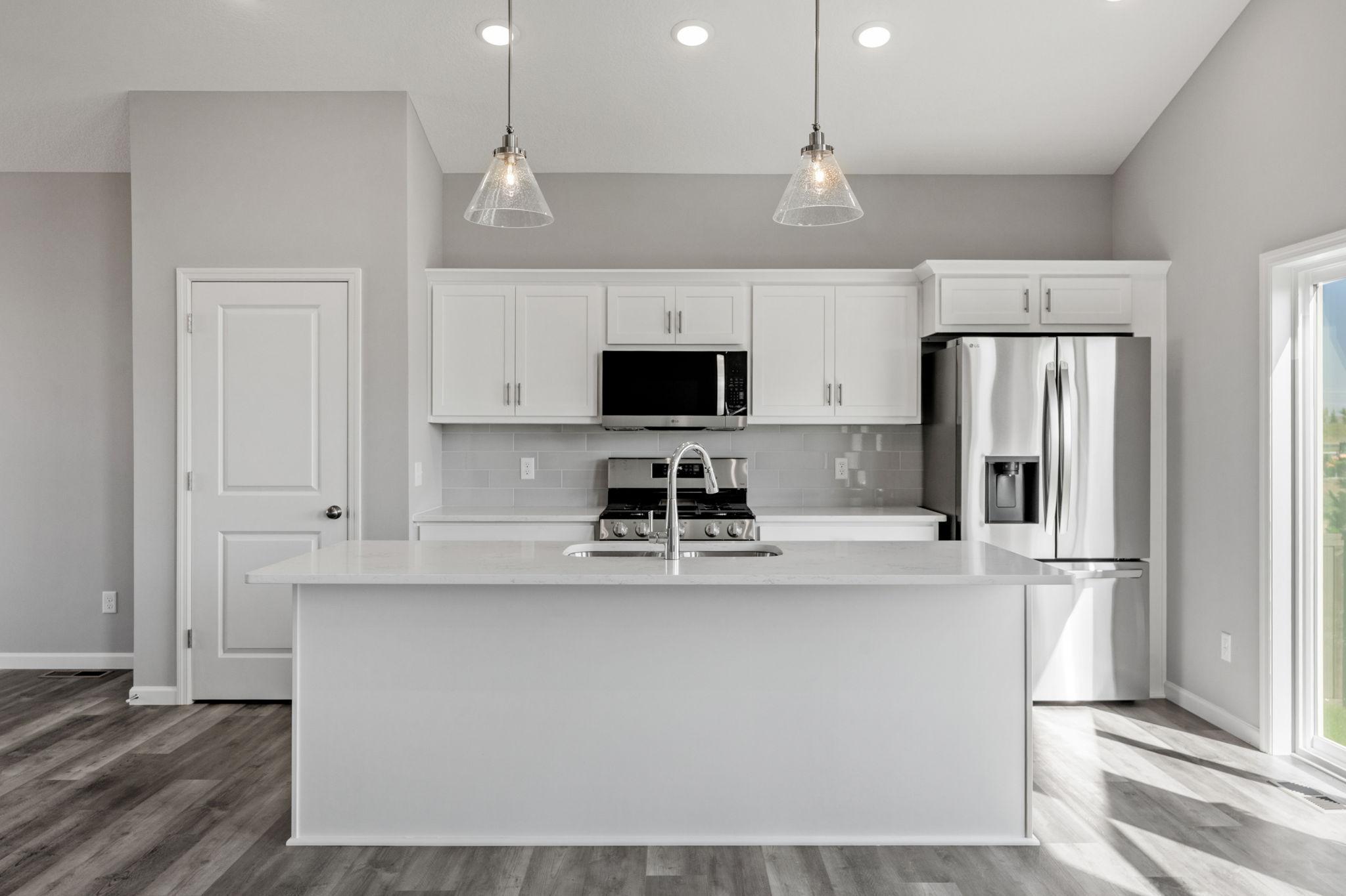 812 Fox River Road Somerset, WI 54025 - Photo 8 of 39