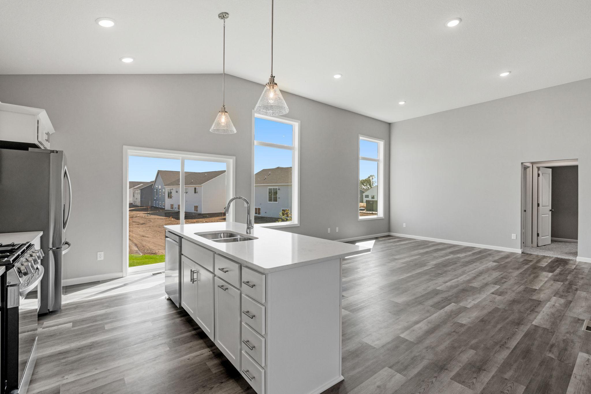 812 Fox River Road Somerset, WI 54025 - Photo 10 of 39