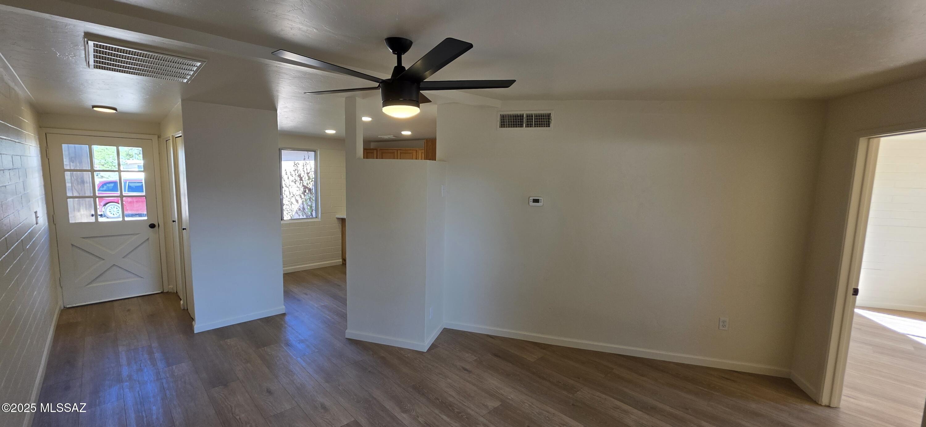 1507 West Roger Road Tucson, AZ 85705 - Photo 4 of 16 Gallery Image 4