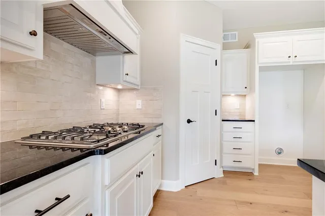 $600,040 | 7012 Northeast 102nd Court, Kansas City, MO 64156