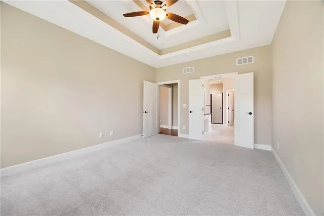 $600,040 | 7012 Northeast 102nd Court, Kansas City, MO 64156