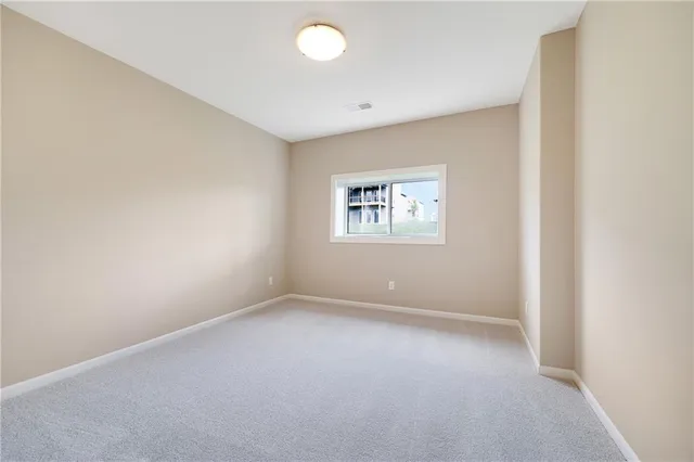 $600,040 | 7012 Northeast 102nd Court, Kansas City, MO 64156