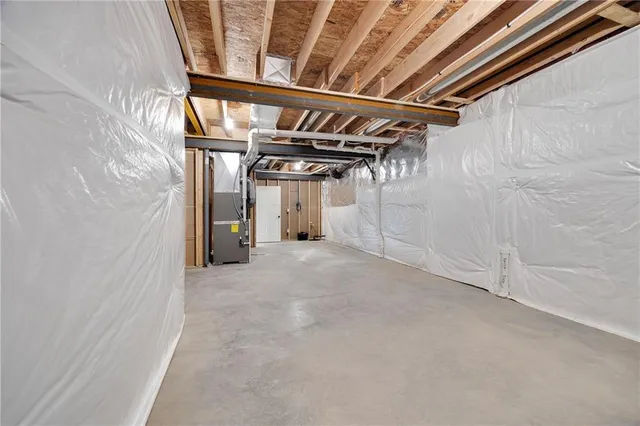 $600,040 | 7012 Northeast 102nd Court, Kansas City, MO 64156